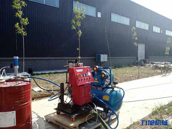無(wú)錫聚氨酯噴涂(圖2) 廠房表面聚氨酯噴涂保溫施工案例