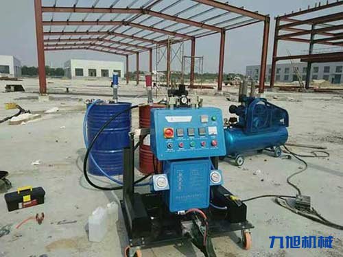怎樣檢驗(yàn)聚氨酯噴涂機(jī)的黑白料質(zhì)量(圖2) 新建鋼結(jié)構(gòu)廠房聚氨酯防腐
